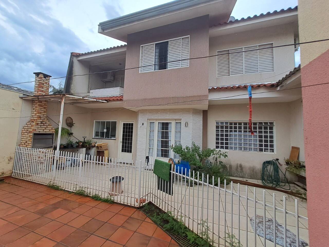 Terreno com Sobrado e Duas Casas – Excelente Oportunidade