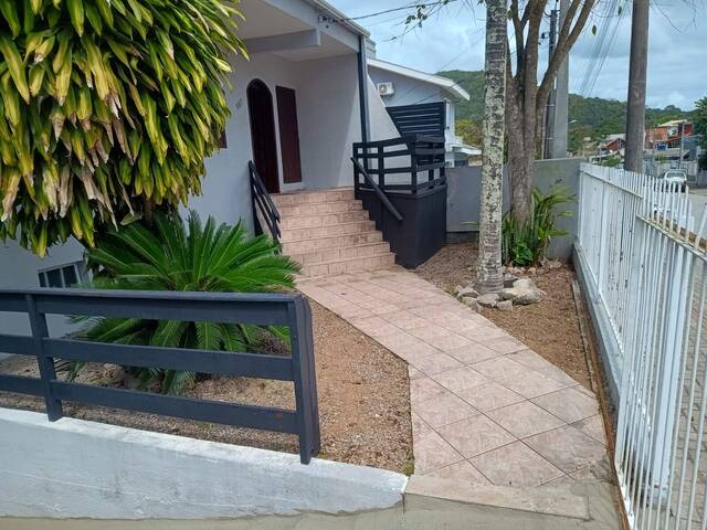 Casa de Praia para Venda em Bombinhas - 5