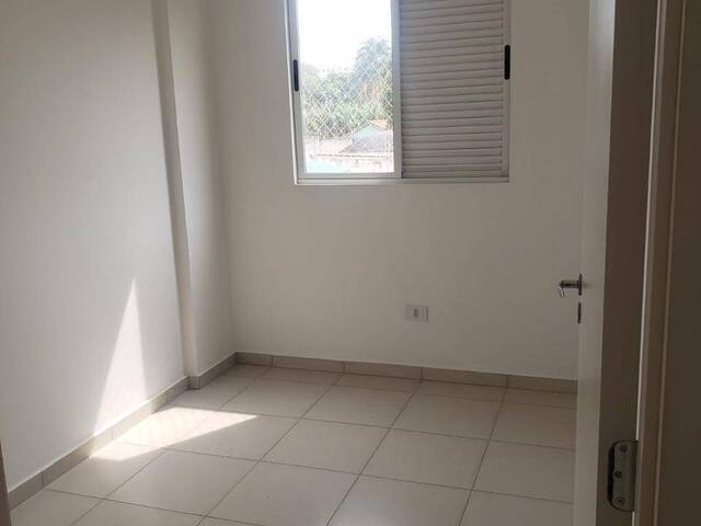 #52 - Apartamento para Venda em Maringá - PR - 3